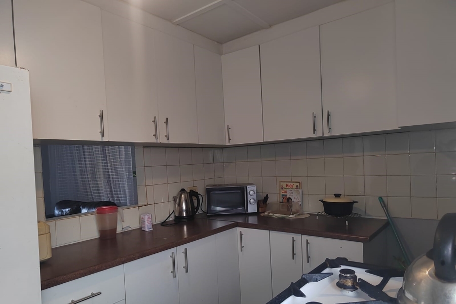 5 Bedroom Property for Sale in Lentegeur Western Cape